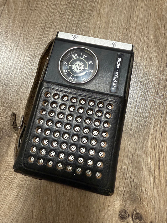 Неива 402 ռադիոընդունիչ