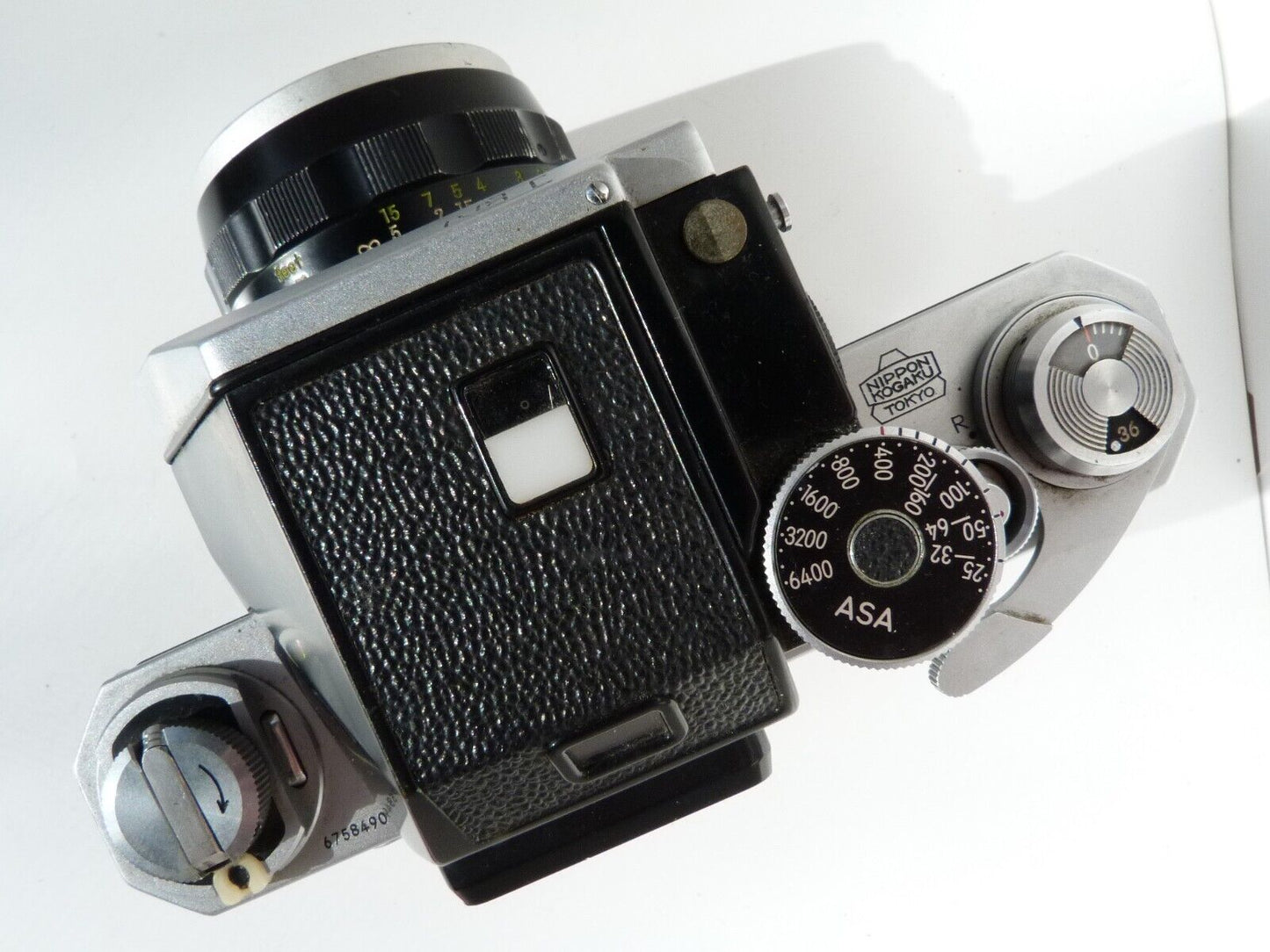 NIKON F լուսանկարչական պրիզմայով տեսադաշտով: Ոսպնյակ՝ Nikkor-S f2.8 35 մմ Նոր հայելային պահոց